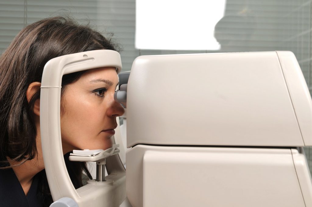 Learn-How-a-LASIK-Surgeon-in-Orange-County-Qualifies-a-LASIK-Patient